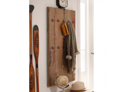Painel Pendurador de Roupas e Chapéus feito em Madeira Maciça na cor marrom com o acabamento Rustic Wood | Coleção Santo
